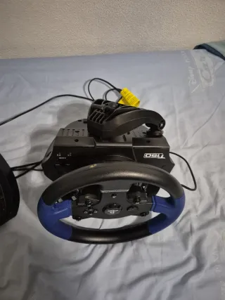 Volante Thrustmaster T150 PS/PC