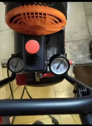 A ESTRENAR! Compresor silencioso 24L 1450W 90 PSI