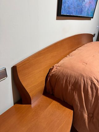 Conjunto dormitorio cabecero + mesitas + aparador