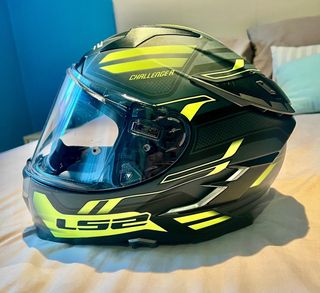 Casco LS2 Challenger Negro y Amarillo