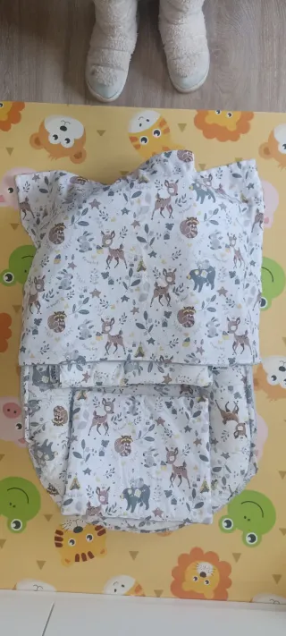 Nido reductor cuna bebé estampado animales