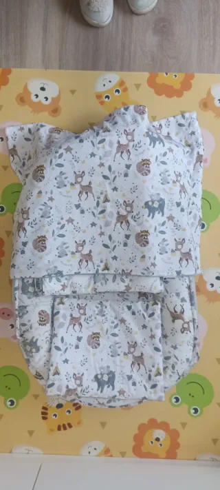 Nido reductor cuna bebé estampado animales