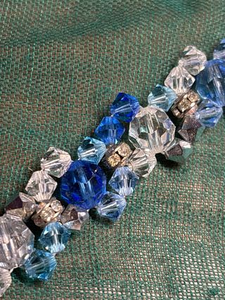 Pulsera de cuentas marrón y dorada de swaroski