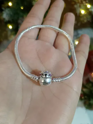 Pulsera con su caja.