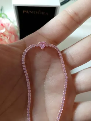 Pulsera con su caja.