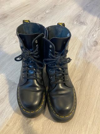 Botas Dr. Martens Negras Plataforma