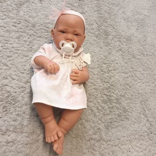Muñeca Antonio Juan niña con chupete
