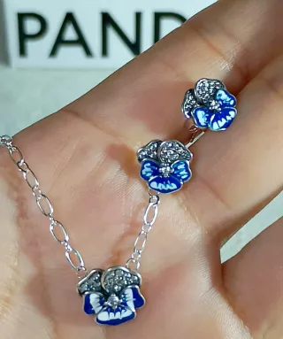 Conjunto  Collar y Pendientes