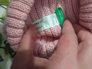 Gorro de lana canalé con borlas