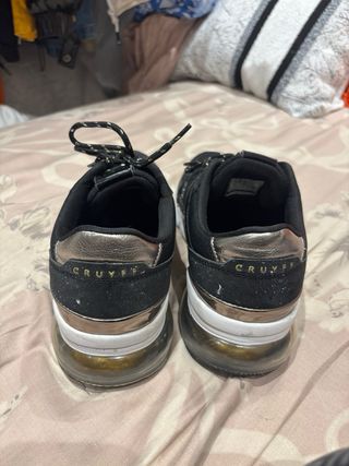 Zapatillas Cruyff Negras y Doradas