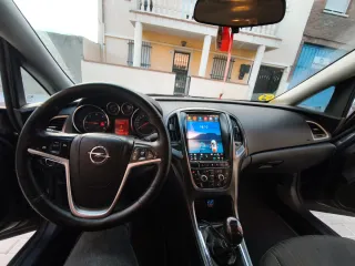 Opel Astra 2012