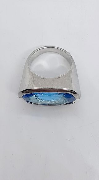 Anello con topazio