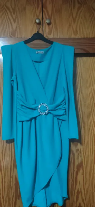 Vestido verde nuevo con detalle en la cintura