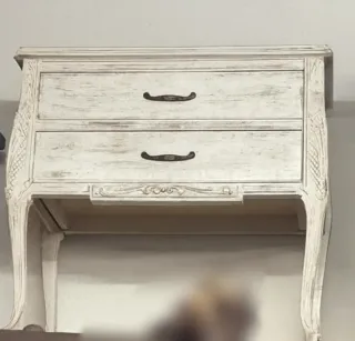Mesita de noche vintage blanca