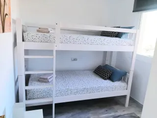 Litera blanca madera poco uso