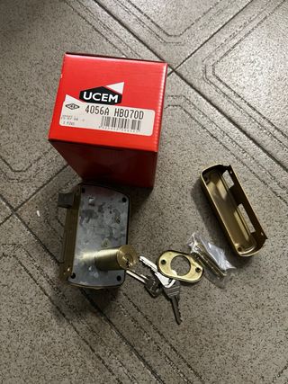 Cerradura UCEM 4056A HB070D con llaves