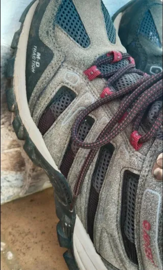 Botas de montaña Hi-Tec caña media