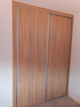 Fabricamos puerta frontal a medida