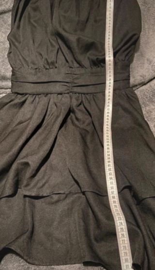 Vestido negro fiesta cuello alto volantes