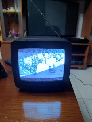 Televisão e Rádio Roadstar ,com mais de 30 anos .