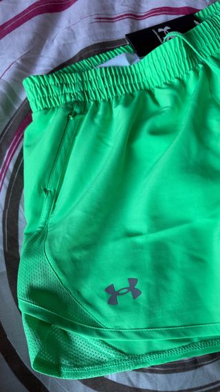 Shorts deportivos Under Armour verde