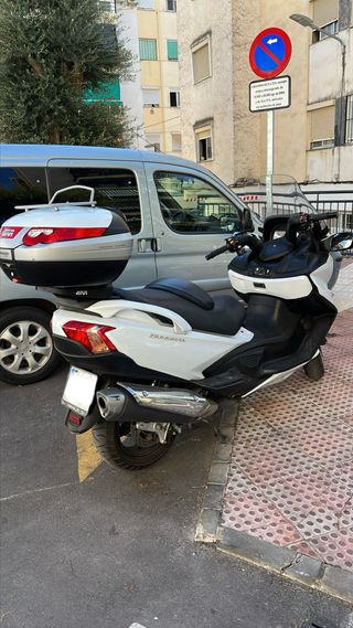 Suzuki Burgman 650 Executive