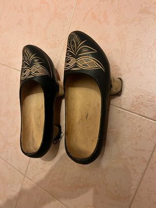 Zuecos Asturianos Negros y Marrones