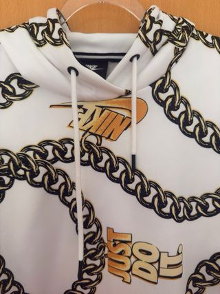 Sudadera Nike Crop con estampado de cadenas