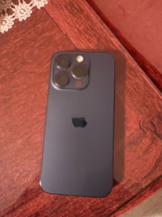 iPhone 15 Pro Negro/Azul Marino