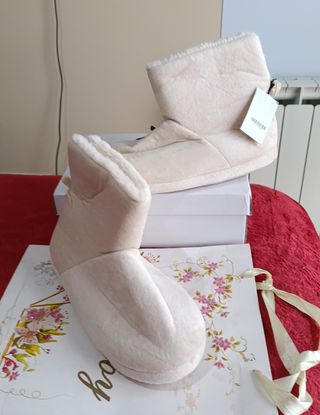 Zapatillas de casa forradas crudo talla 38