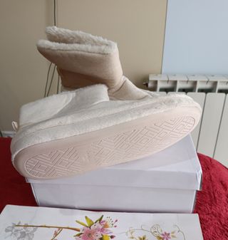 Zapatillas de casa forradas crudo talla 38