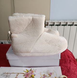 Zapatillas de casa forradas crudo talla 38