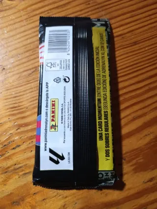 1 sobre cromos ADRENALYN  MOMENTUM ORO 2023-24