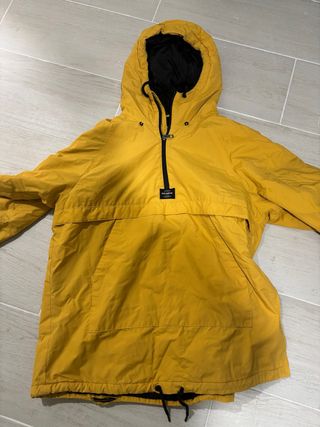 Chaqueta Anorak Amarilla Pull&Bear