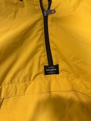 Chaqueta Anorak Amarilla Pull&Bear