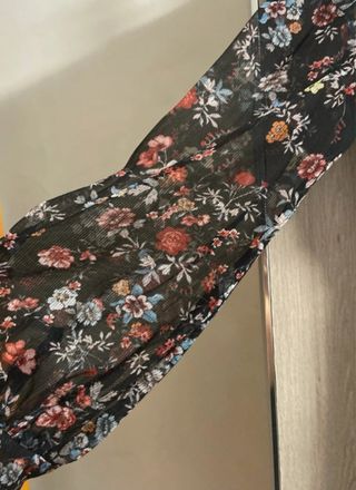 Vestido floral negro manga larga