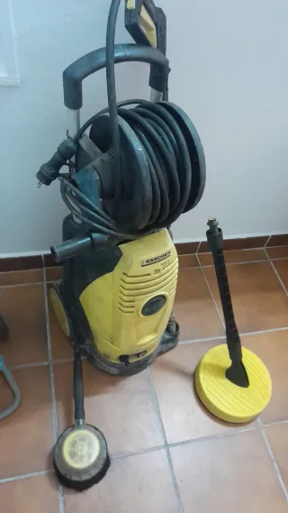 Hidrolimpiadora Karcher con manguera