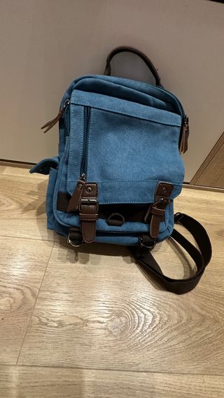 Mochila azul y marrón