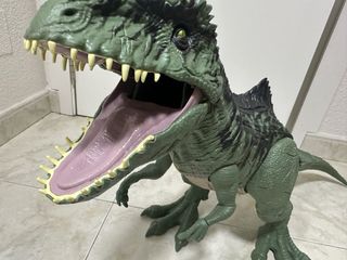 Jurassic World Gigantosaurus Colosal