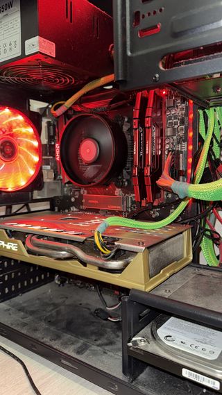 PC Gamer Ryzen 5 2600 RX590 16GB RAM