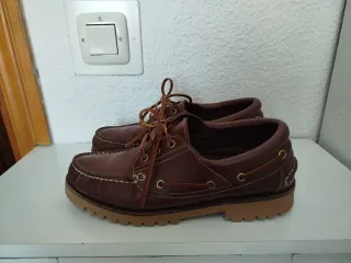 Zapatos náuticos de piel marrones