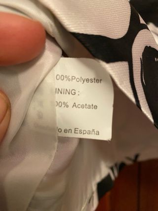 Top fiesta A-T-A-N-A círculos negro, rojo y blanco