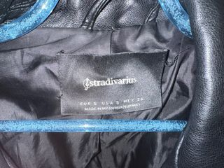 Cazadora de piel negra