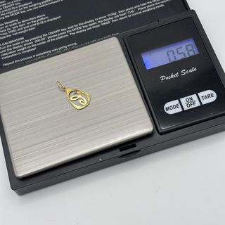 Colgante de oro 18kt letra C