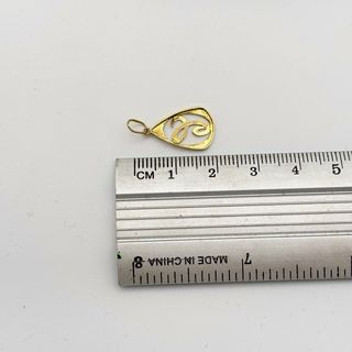 Colgante de oro 18kt letra C