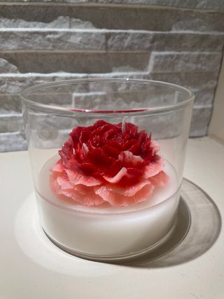 Candela profumata a forma di rosa in vetro
