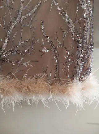 Vestido corto fiesta lentejuelas plumas