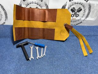 Vespa bolsa de cuero enrollable con herramientas