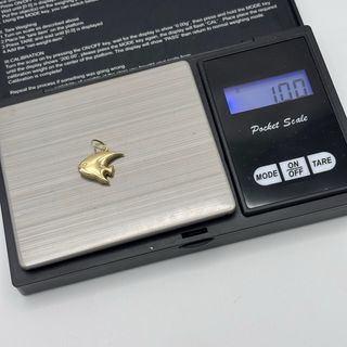 Colgante de oro 18kt con forma de pez