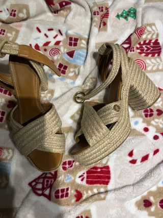 Sandalias de cuña Maje beige y marrón